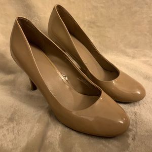 Mossimo nude pump heels size 8